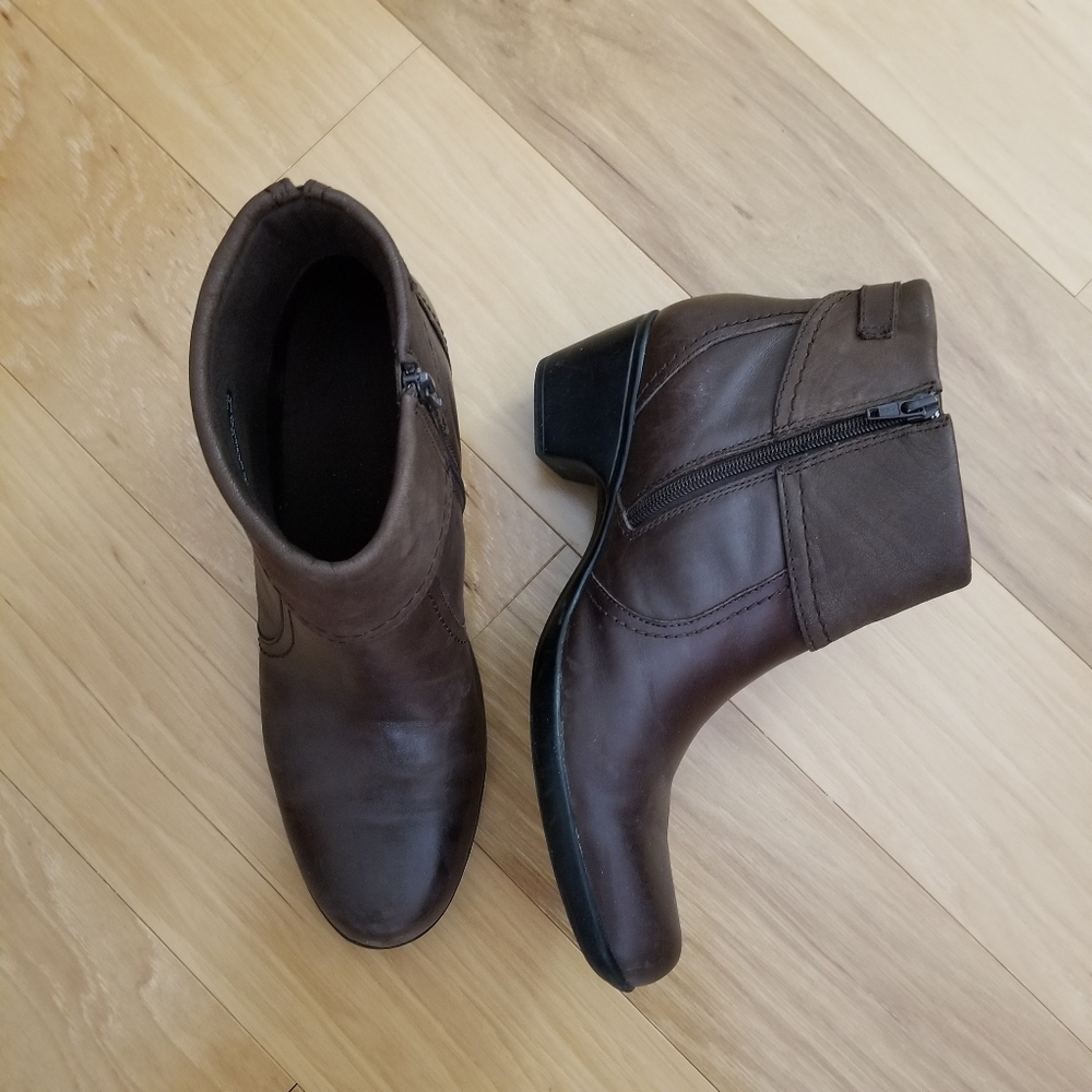 Clarks Women's Brown Leather Ankle Boot